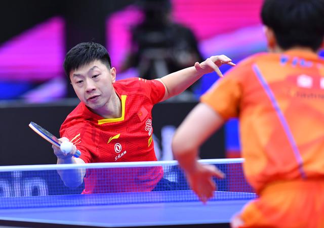 全息投影技 全息投影技