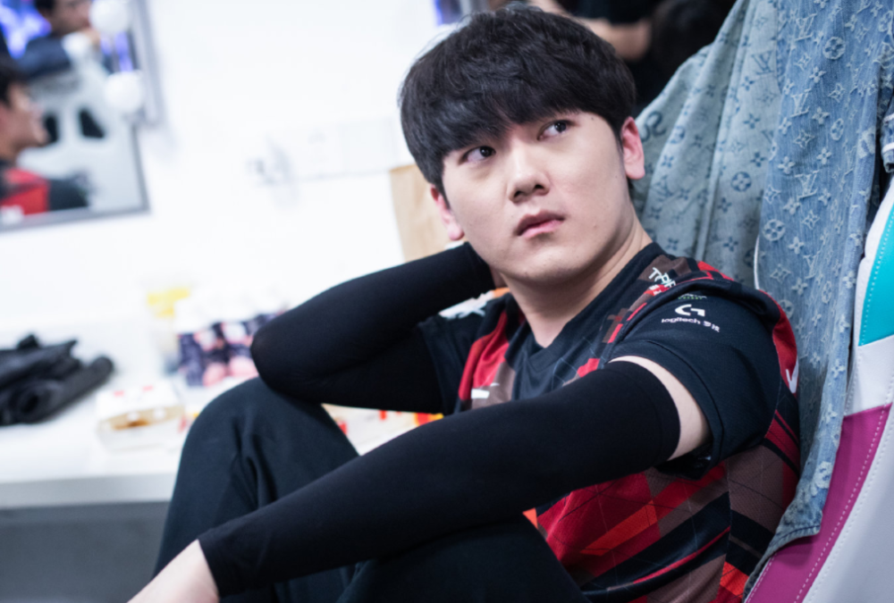 左路肋部空 左路肋部空