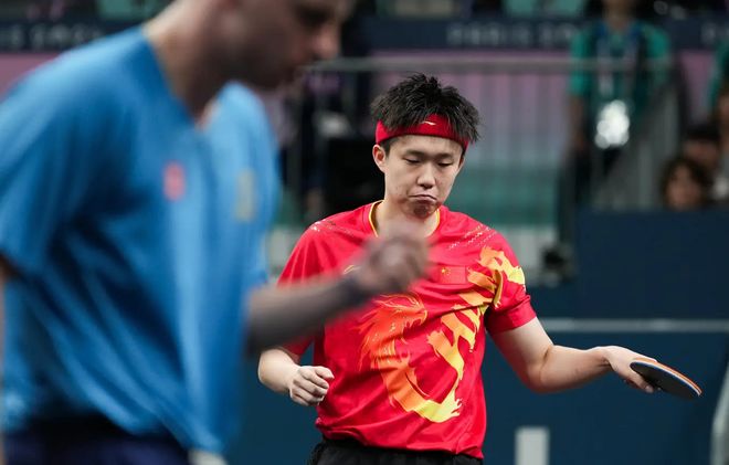 场地湿滑直 场地湿滑直